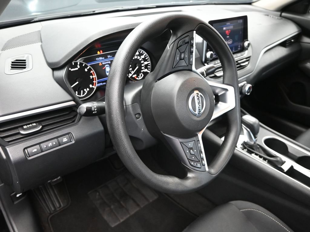 Used 2022 Nissan Altima 2.5 SV FWD image 12