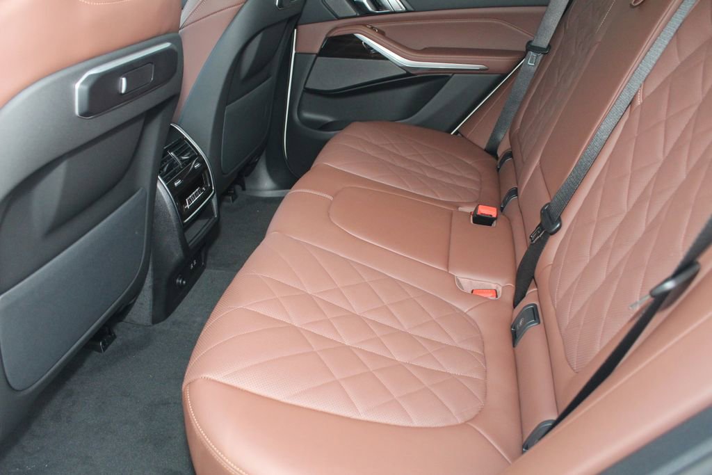 New 2026 BMW X5 xDrive50e w/ M Sport Package image 22