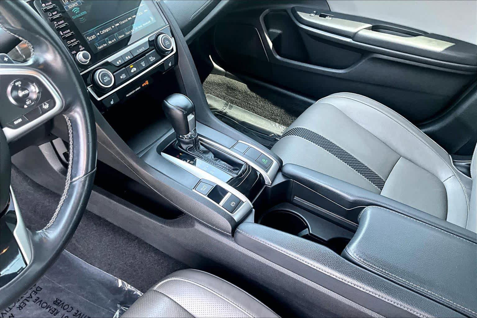 Used 2019 Honda Civic Touring image 16