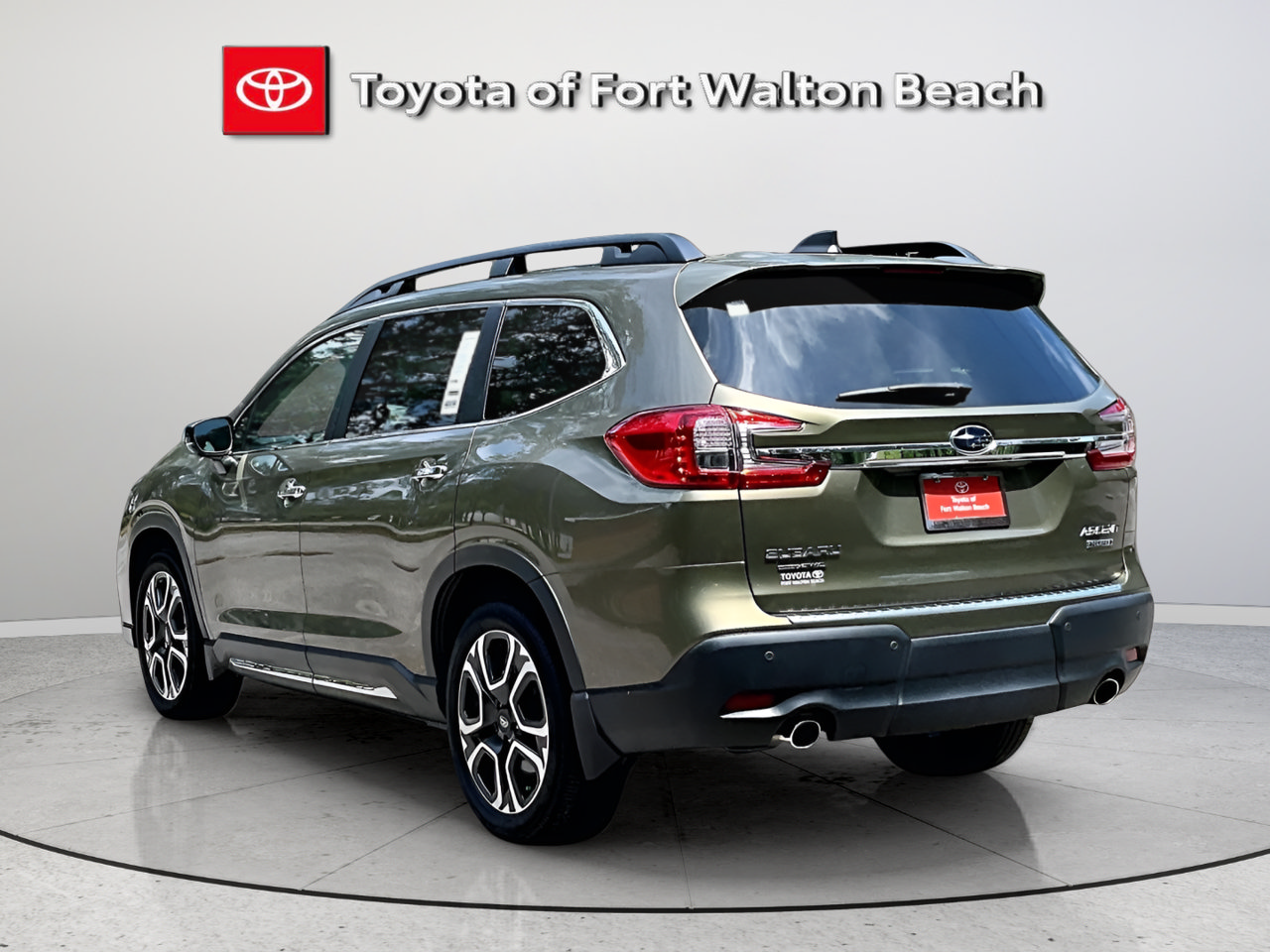 Used 2025 Subaru Ascent Touring w/ Popular Package #1 AWD/4WD image 4