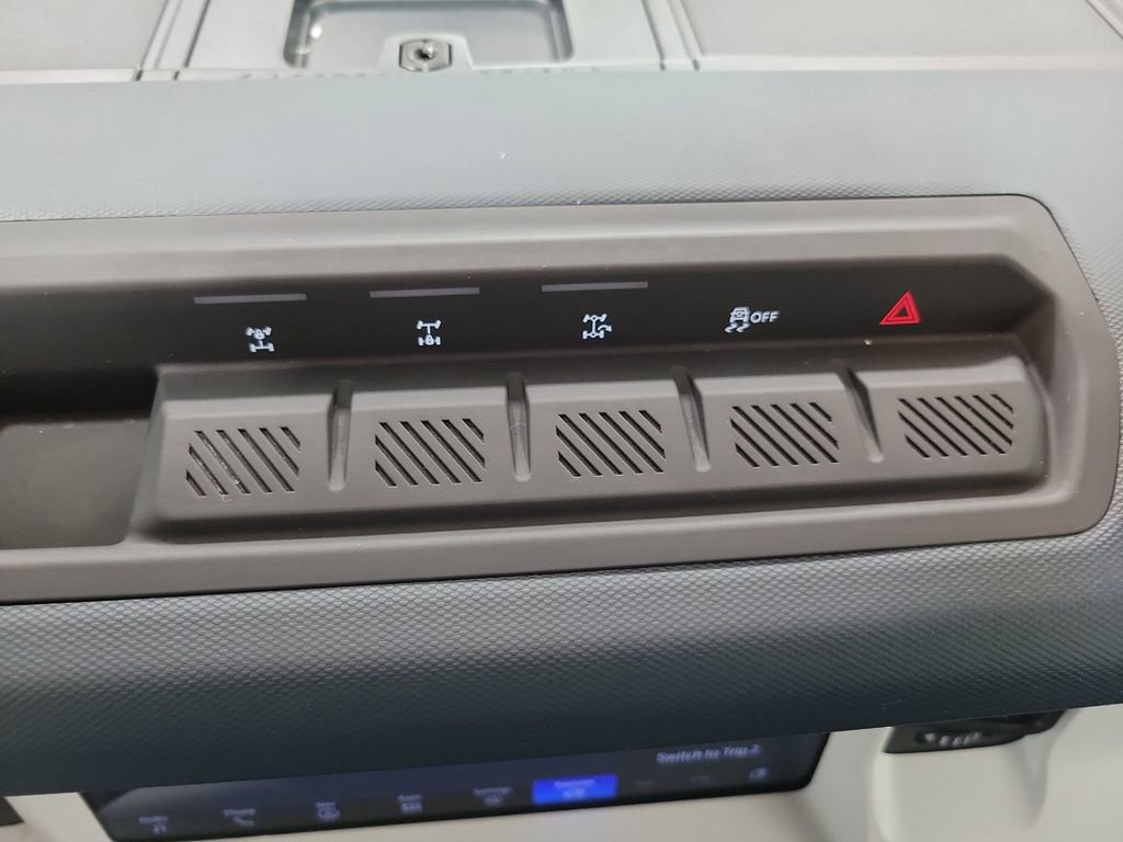 Used 2025 Ford Bronco Heritage Edition AWD/4WD image 43