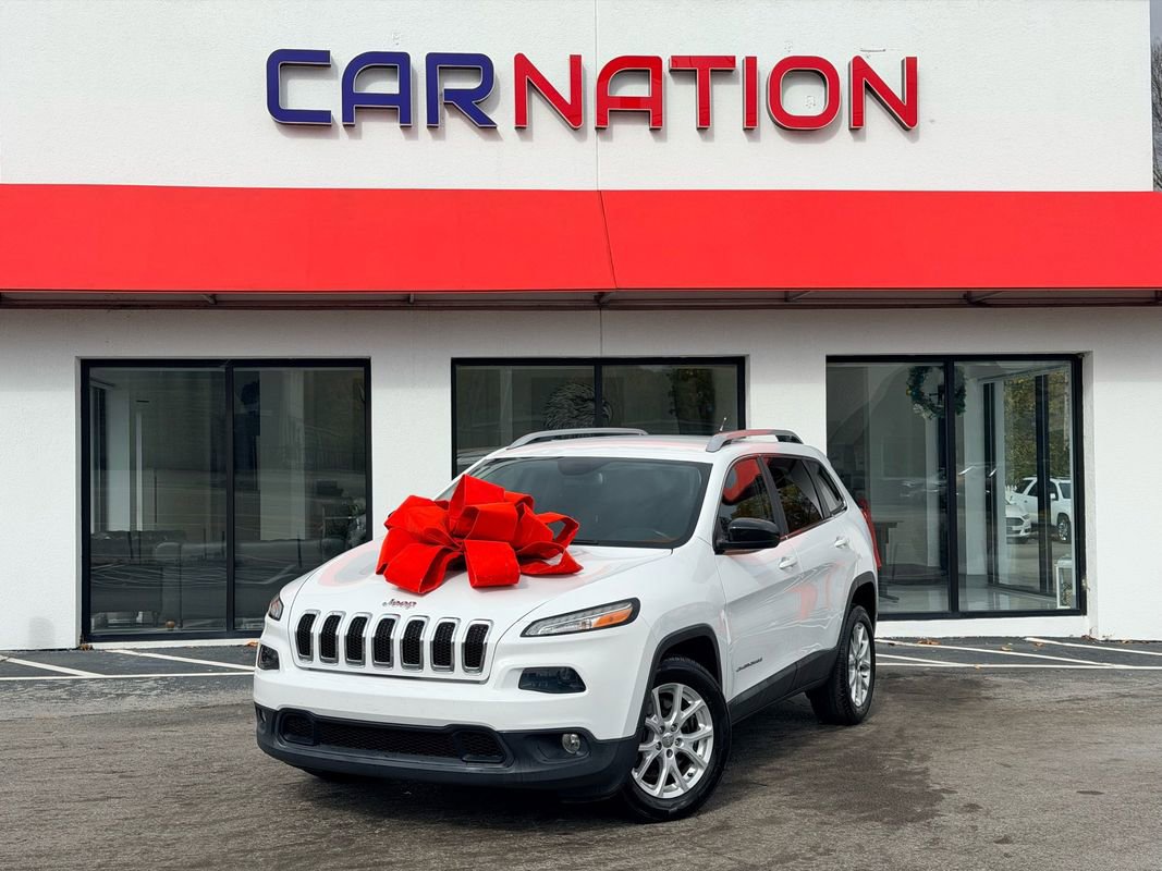 Used 2017 Jeep Cherokee Latitude image 2