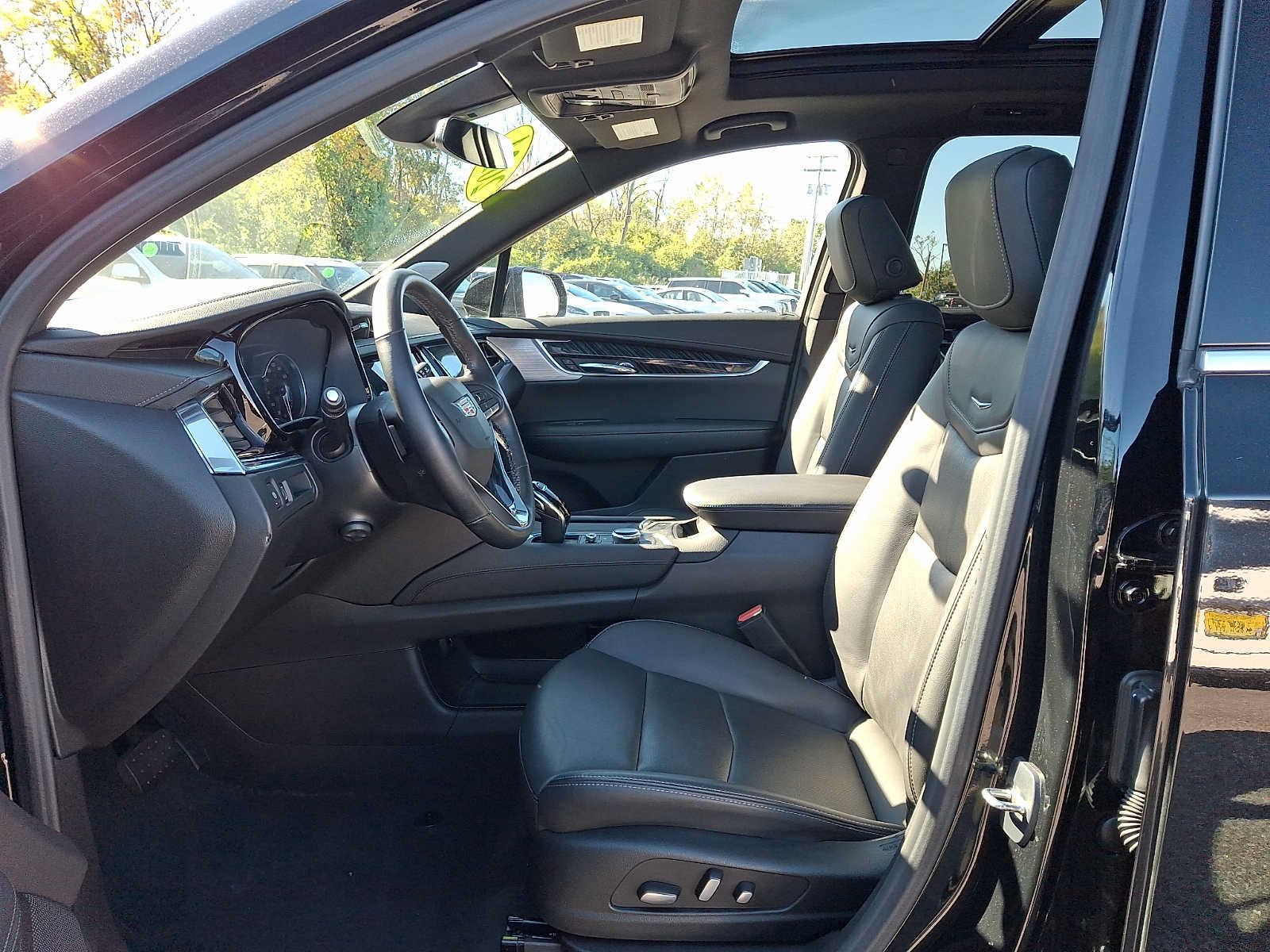 Used 2024 Cadillac XT6 Premium Luxury AWD/4WD image 15