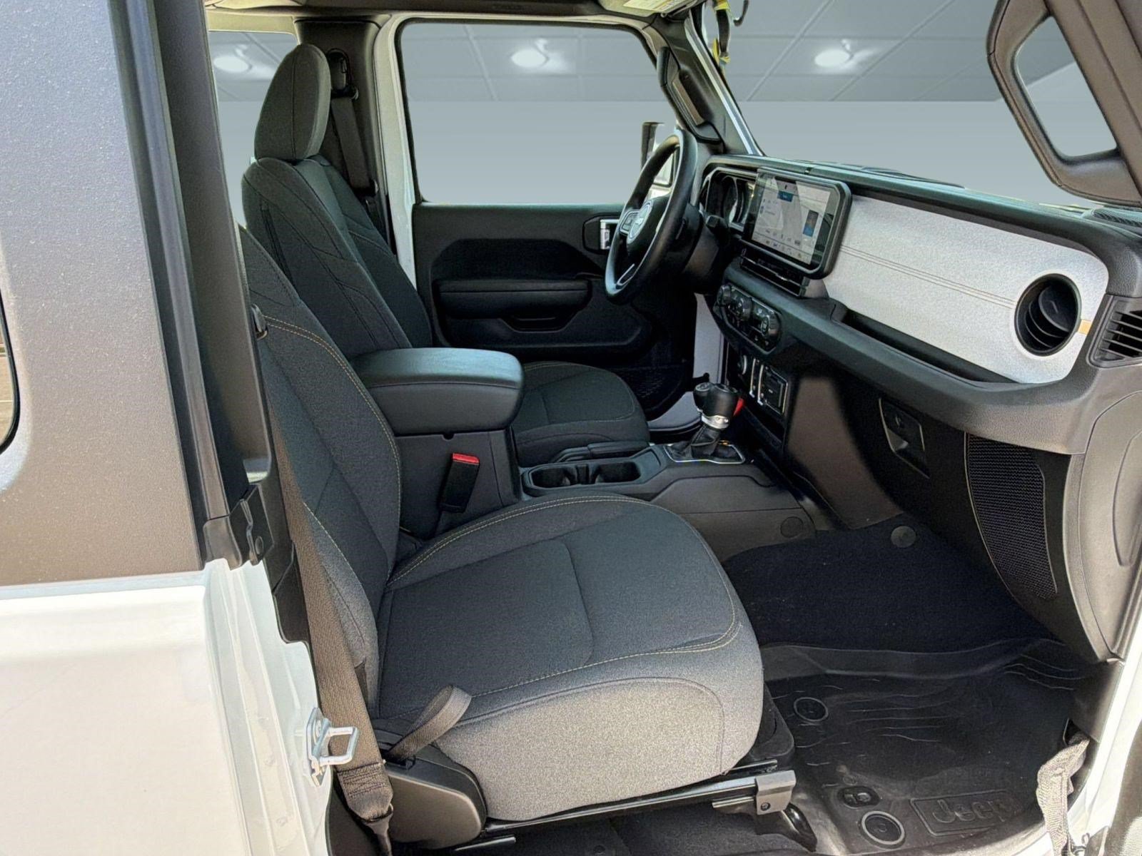 Used 2025 Jeep Wrangler Sport AWD/4WD image 21