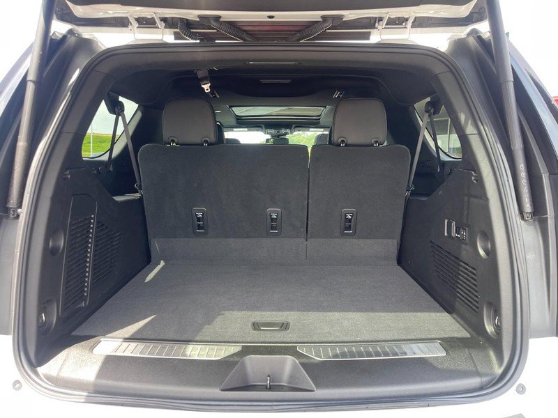 Used 2023 Chevrolet Suburban RST w/ Sport Performance Package AWD/4WD image 19