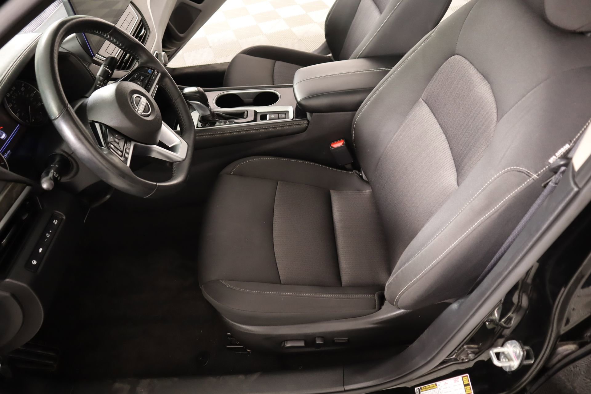 Used 2023 Nissan Altima 2.5 SV w/ SV Premium Package image 11