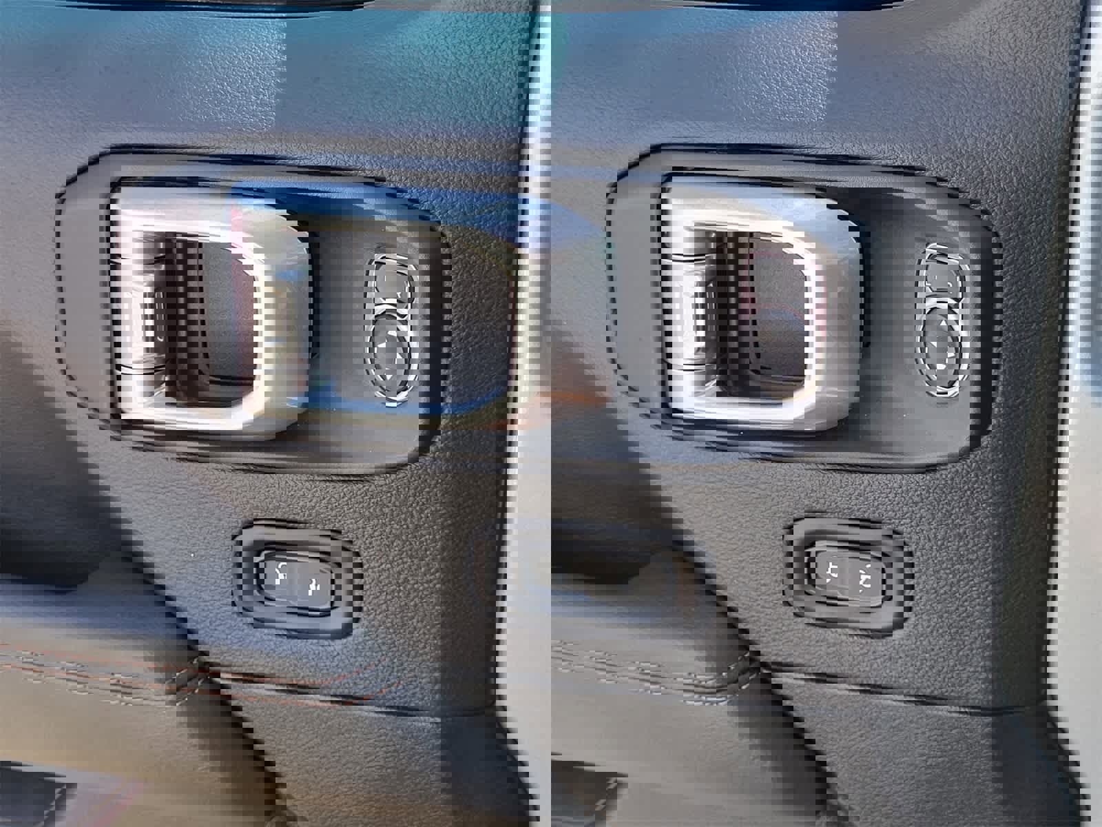 Used 2022 Jeep Wrangler Unlimited Rubicon w/ Xtreme Recon 35" Tire Package image 12