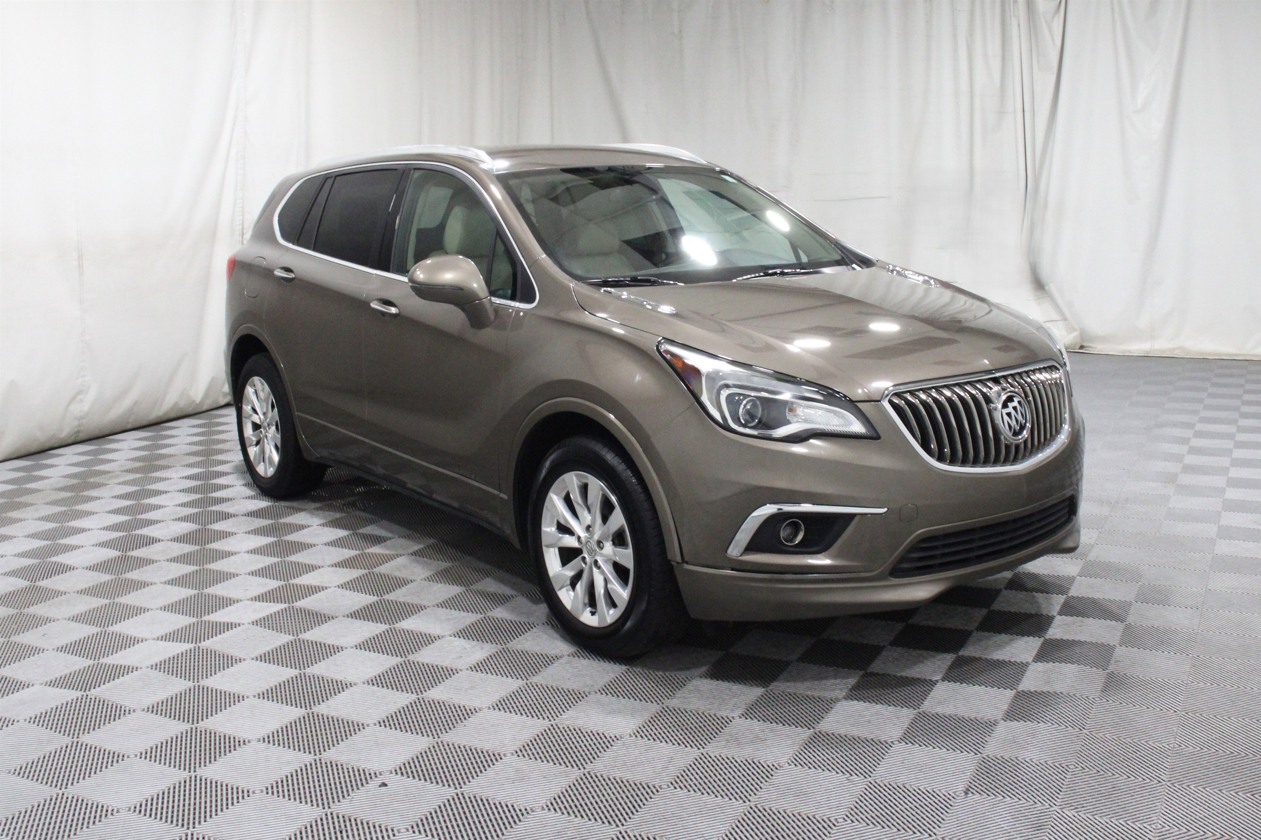 Used 2017 Buick Envision Essence image 1