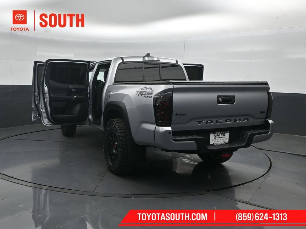 Used 2016 Toyota Tacoma TRD Off-Road AWD/4WD image 54