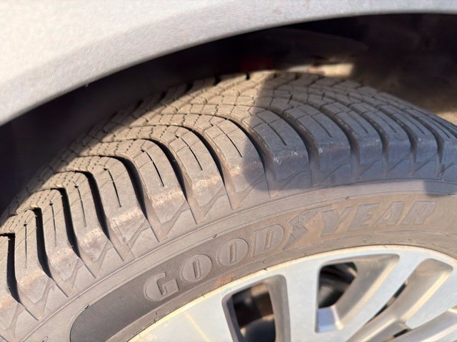 Used 2020 Ford Escape Titanium AWD/4WD image 12