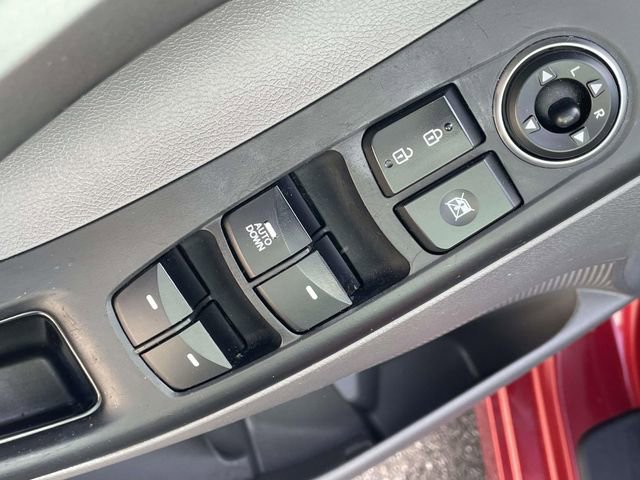 Used 2014 Hyundai Elantra SE image 15