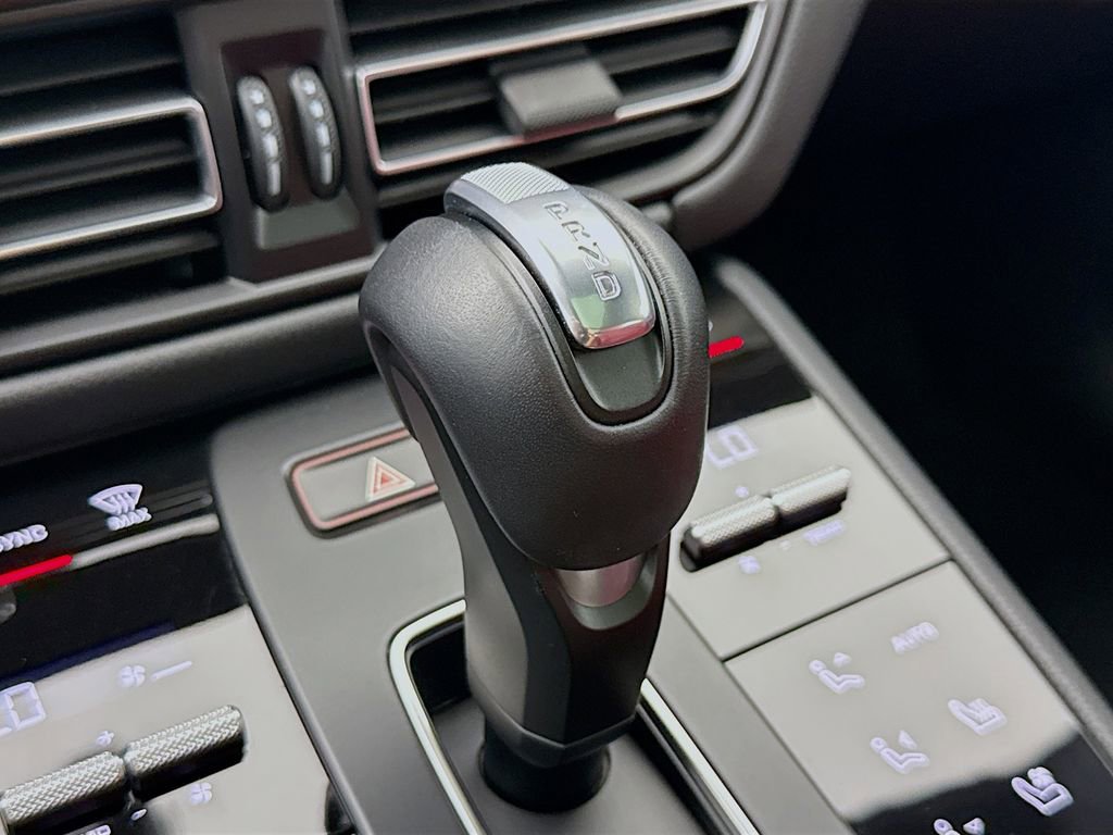 Certified 2025 Porsche Macan image 22