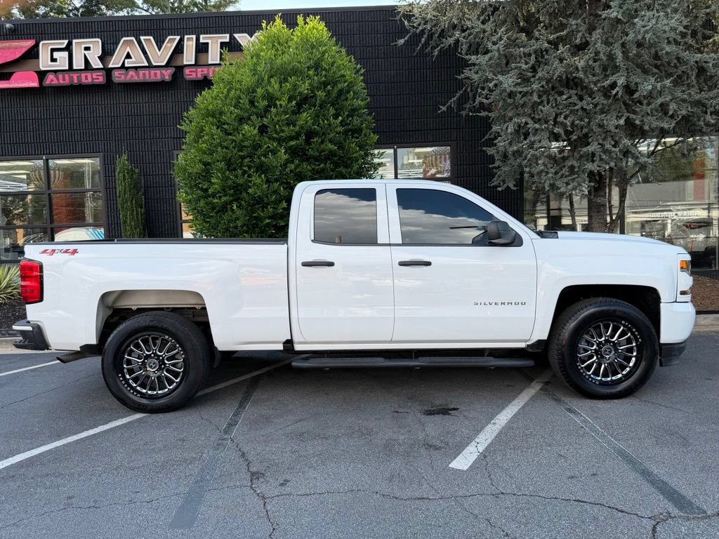 Used 2019 Chevrolet Silverado 1500 Custom w/ Custom Convenience Package AWD/4WD image 21