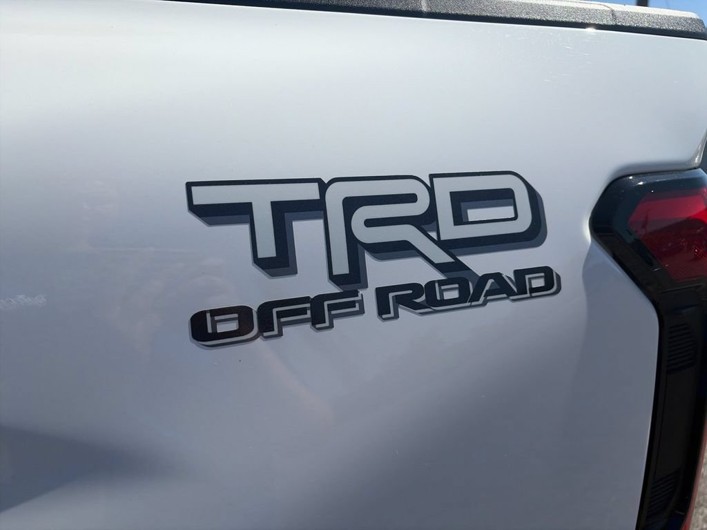 Used 2025 Toyota Tacoma TRD Off-Road AWD/4WD image 33