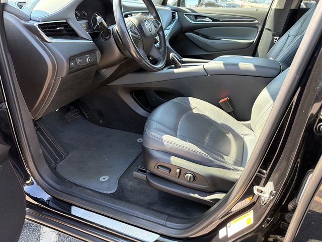 Used 2020 Buick Enclave Essence image 9