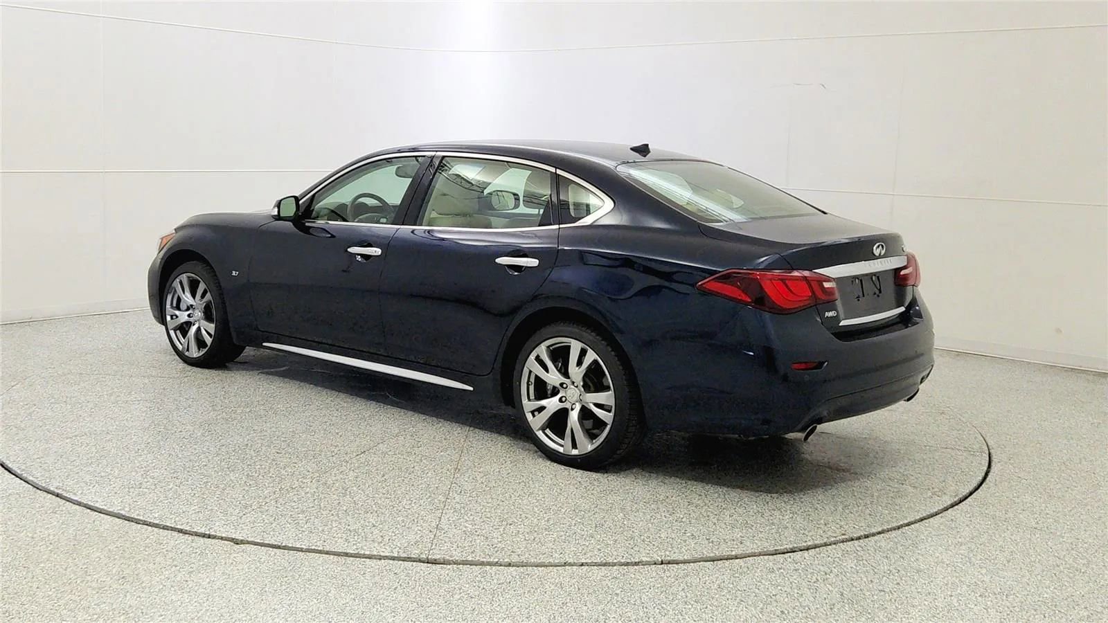 Used 2016 INFINITI Q70 L 3.7 AWD/4WD image 5