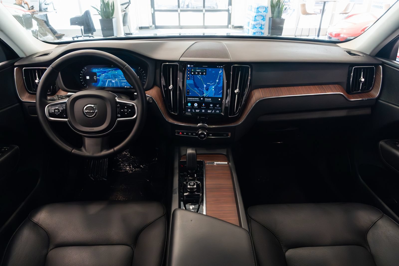 Used 2023 Volvo XC60 B5 Plus w/ Protection Package Premier AWD/4WD image 9