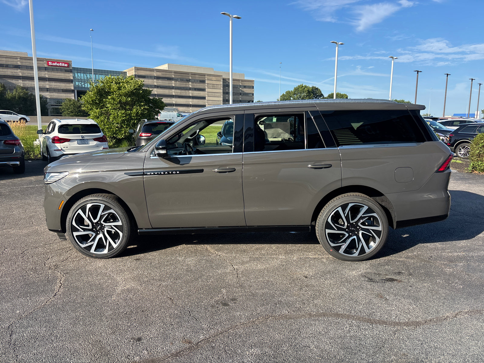New 2027 Lincoln Navigator Black Label AWD/4WD image 4