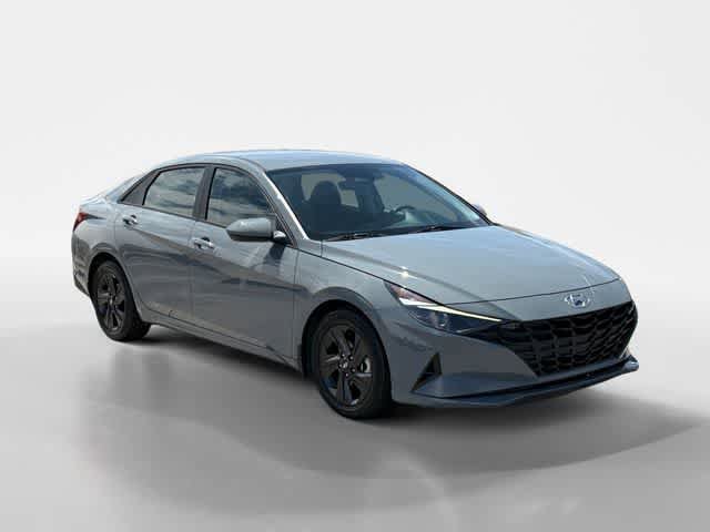 Certified 2022 Hyundai Elantra SEL FWD image 7