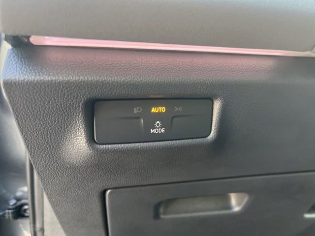 New 2026 Volkswagen Tiguan SE R-Line image 8