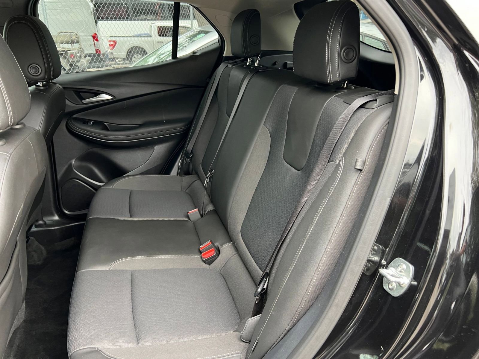 Used 2025 Buick Encore GX Preferred image 32