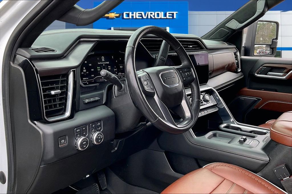 Used 2024 GMC Sierra 3500 Denali Ultimate image 18