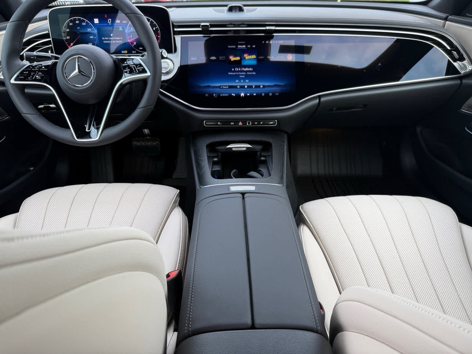 Used 2026 Mercedes-Benz E 350 4MATIC Sedan image 13