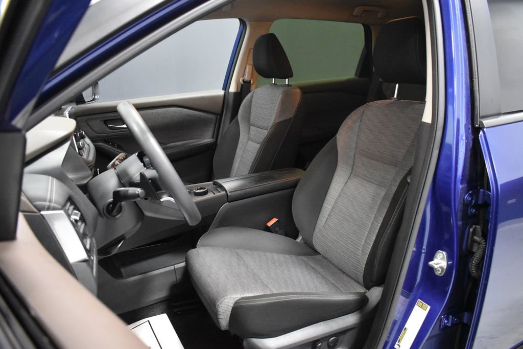 Certified 2023 Nissan Rogue SV image 5