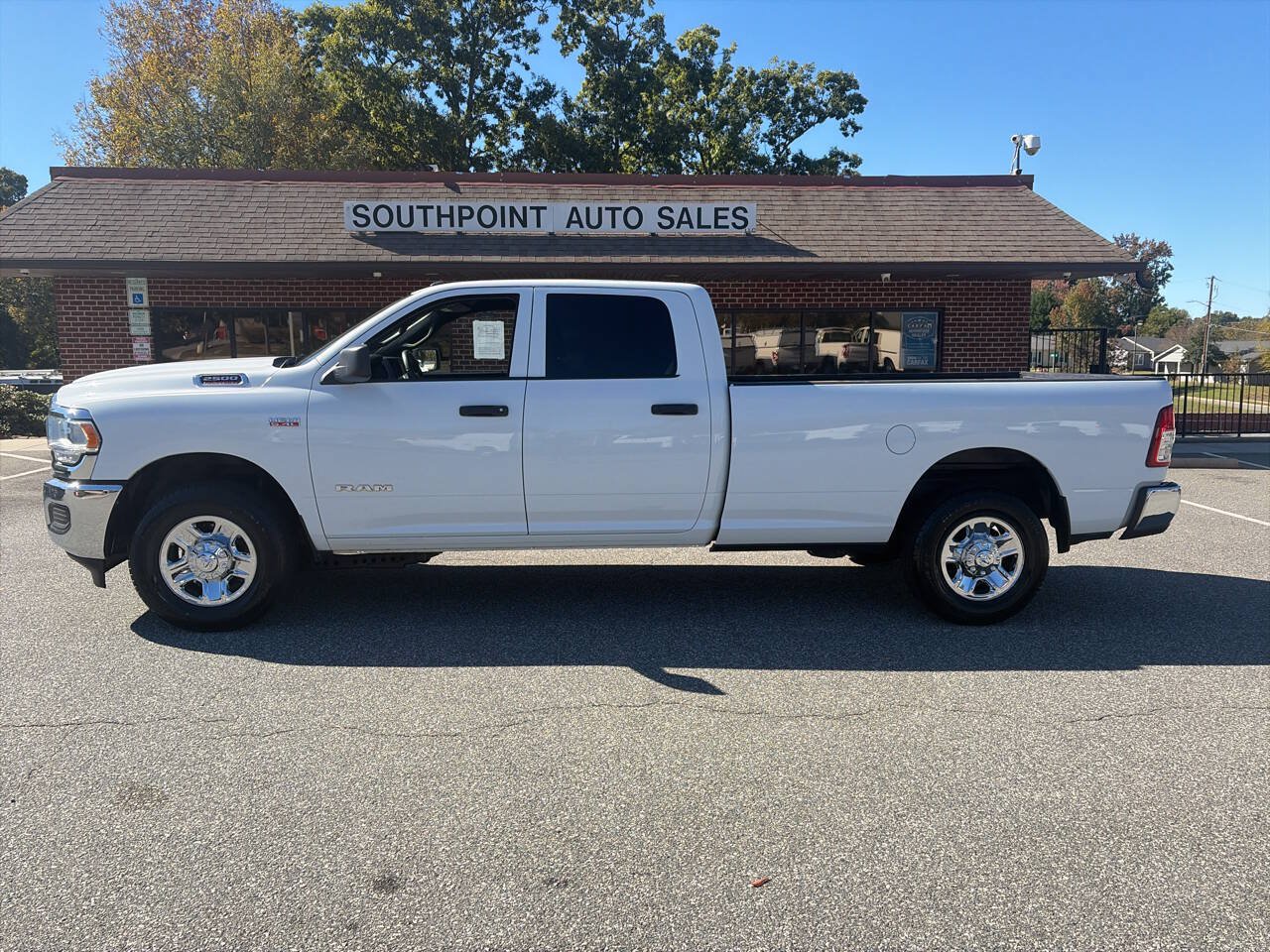 Used 2022 RAM 2500 Tradesman w/ Chrome Appearance Group RWD image 6