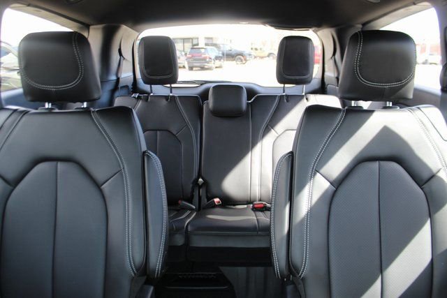 New 2026 Chrysler Pacifica Select image 30