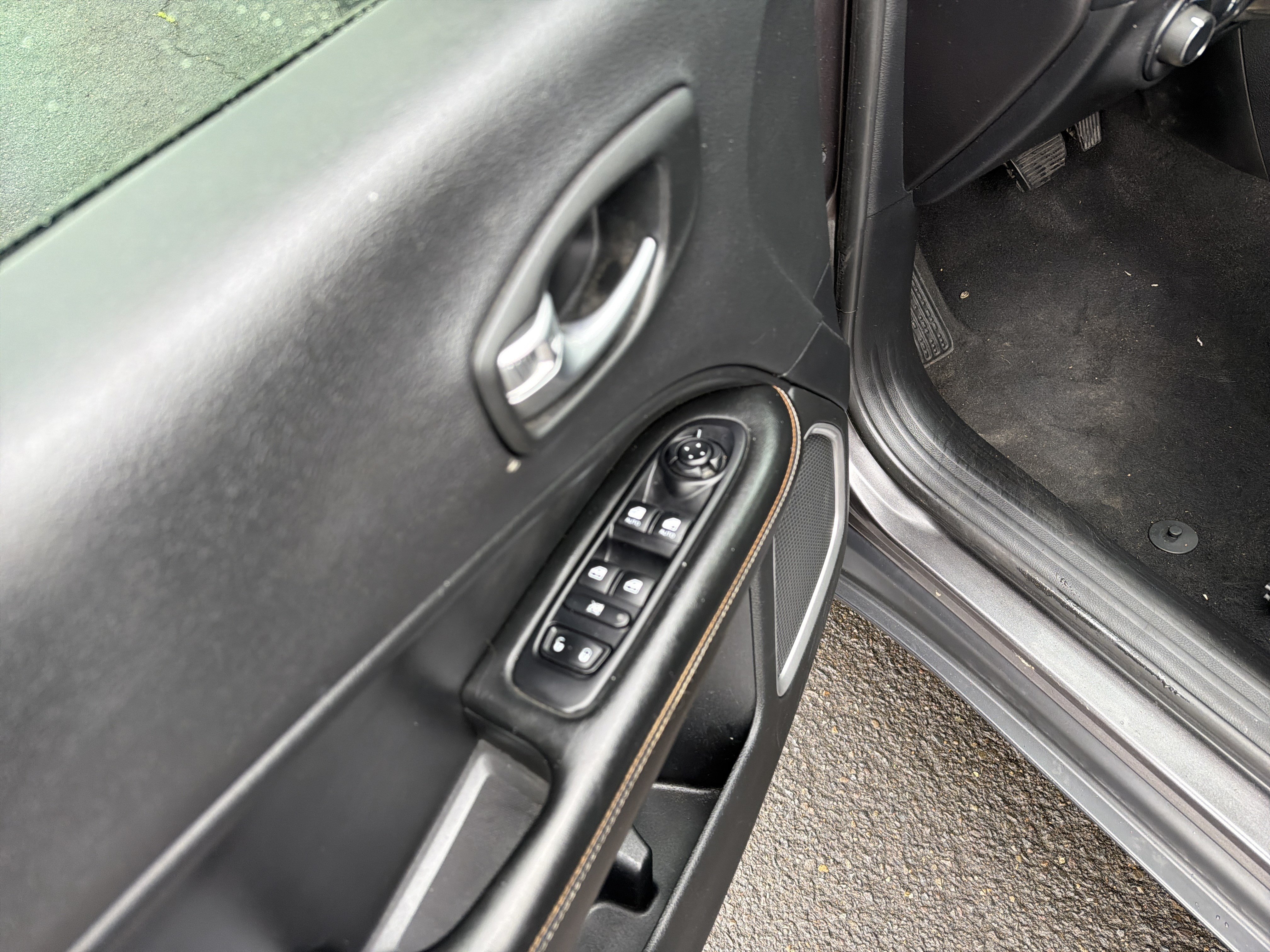 Used 2021 Jeep Compass Sport AWD/4WD image 13