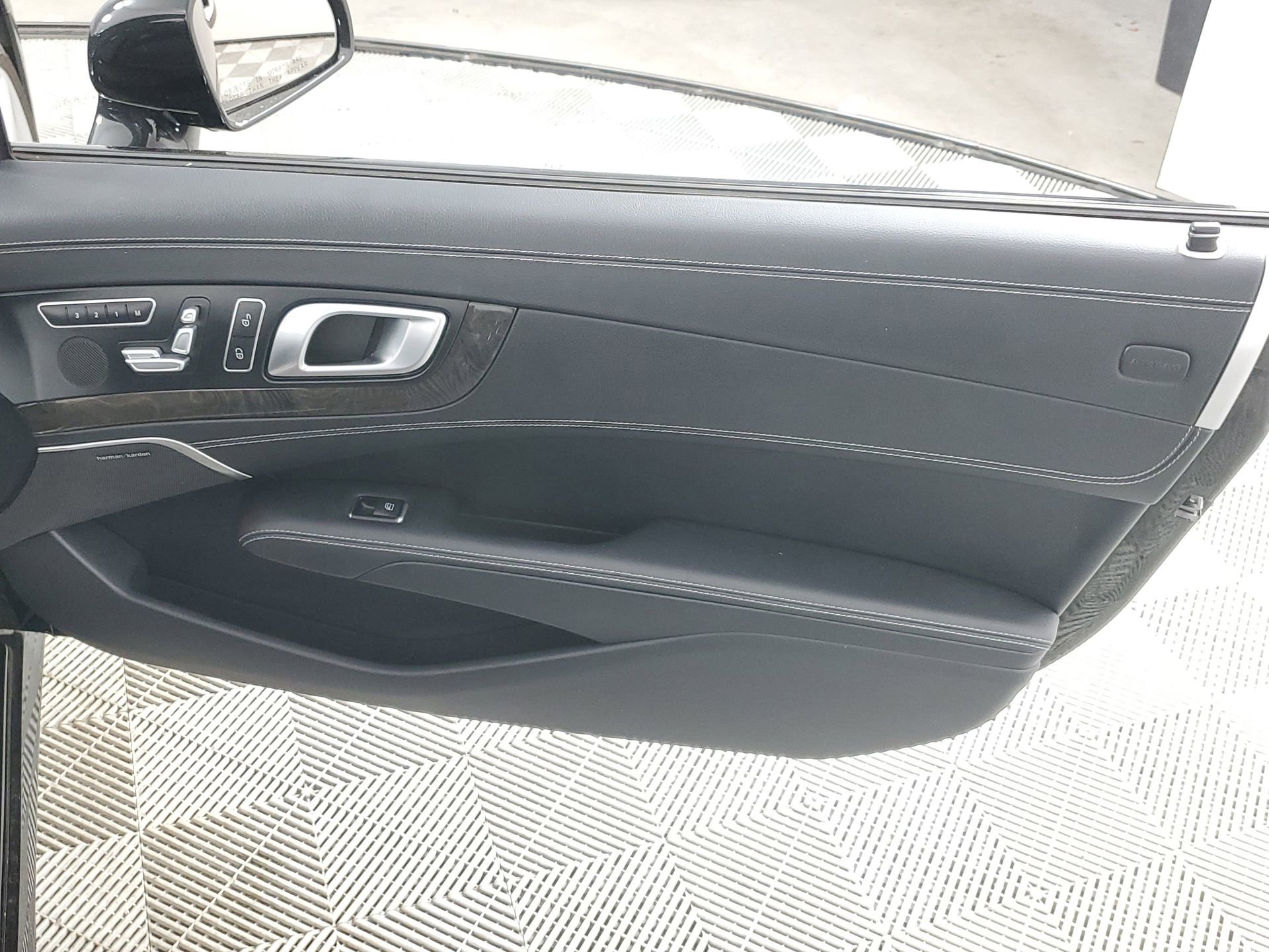 Used 2014 Mercedes-Benz SL 550 image 19