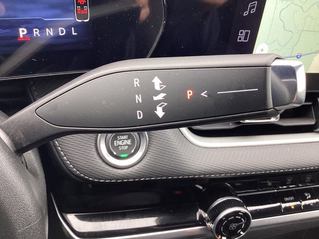 Used 2025 Chevrolet Equinox LT FWD image 30