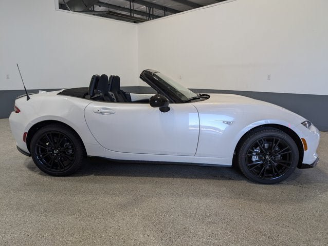 New 2026 MAZDA MX-5 Miata Club w/ Appearance Package RWD image 3