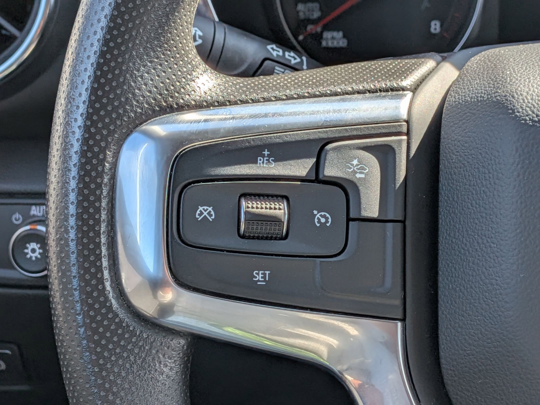 Used 2025 Chevrolet Blazer LT image 18