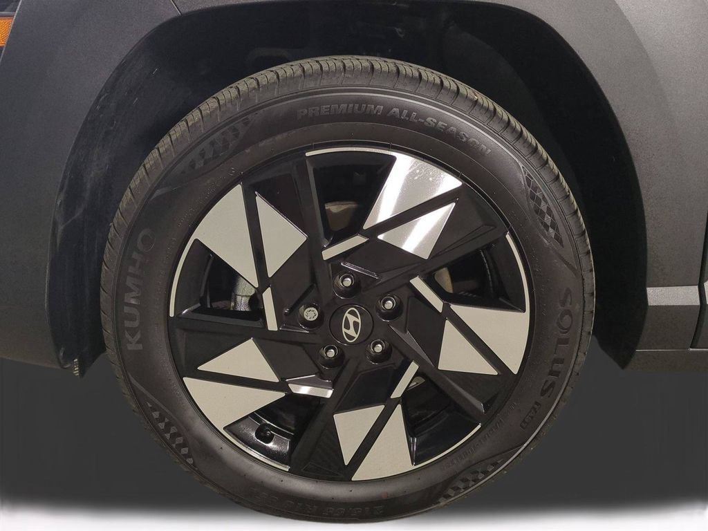 Used 2025 Hyundai Kona SEL FWD image 11