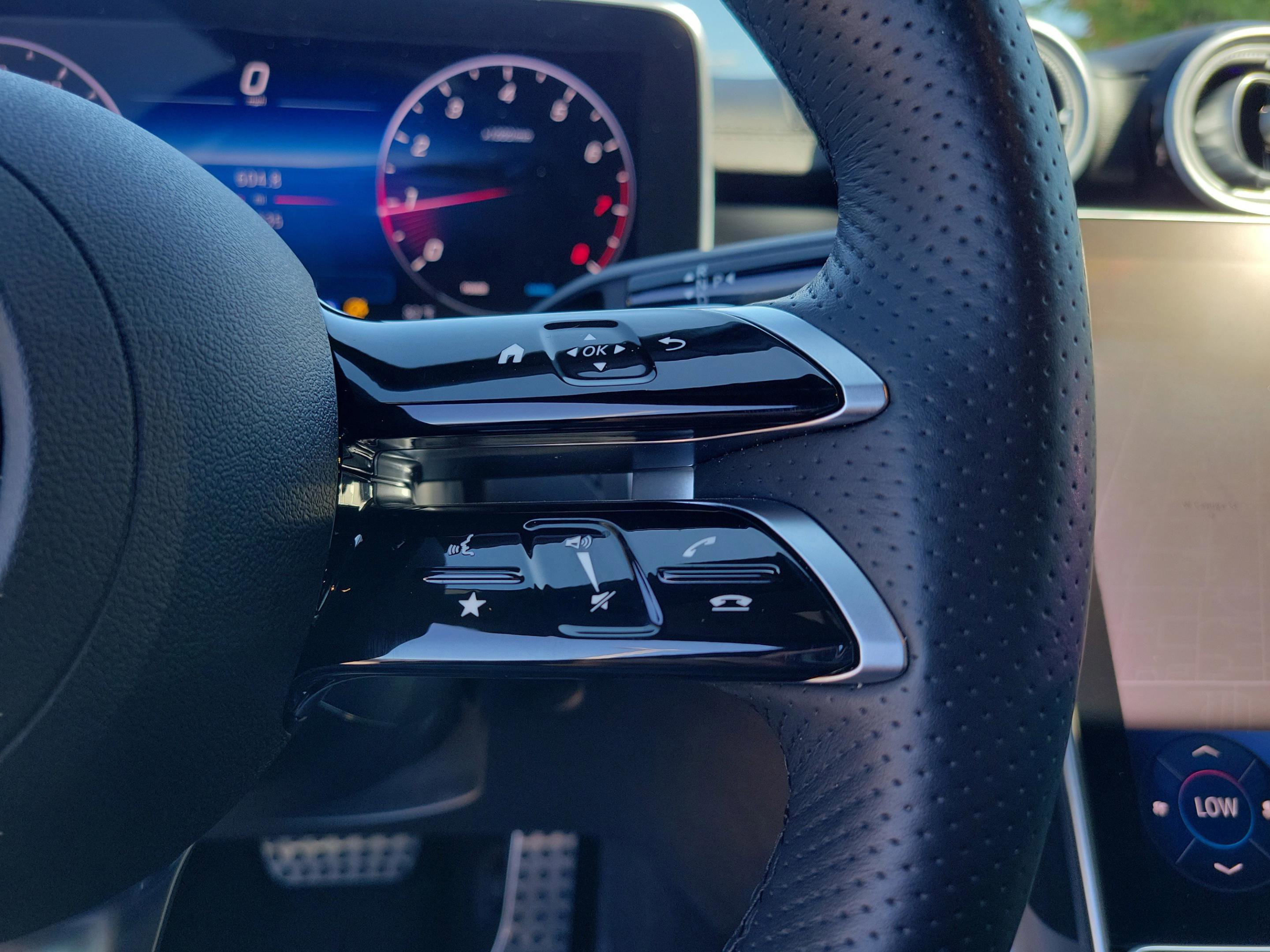 Used 2025 Mercedes-Benz C 300 Sedan image 24