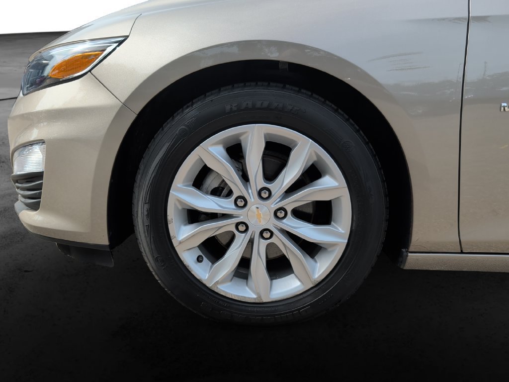 Used 2025 Chevrolet Malibu LT FWD image 9