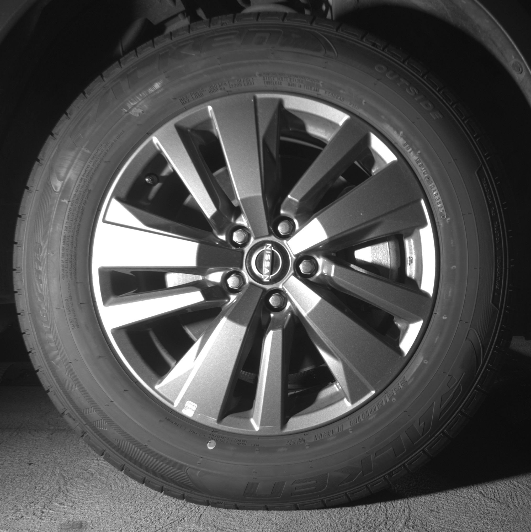 Used 2025 Nissan Pathfinder SV FWD image 13