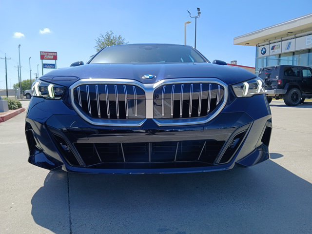 New 2026 BMW 530i w/ M Sport Package RWD image 2