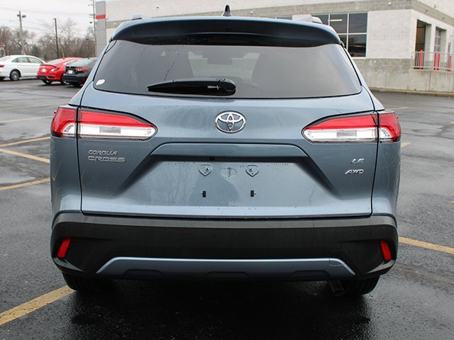 Used 2025 Toyota Corolla Cross LE image 6