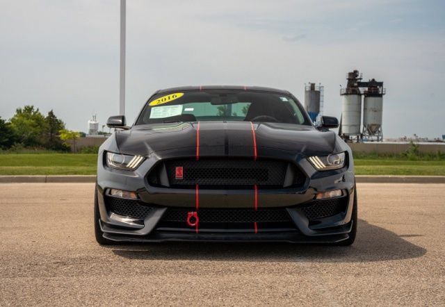 Used 2016 Ford Mustang Shelby GT350R RWD image 2