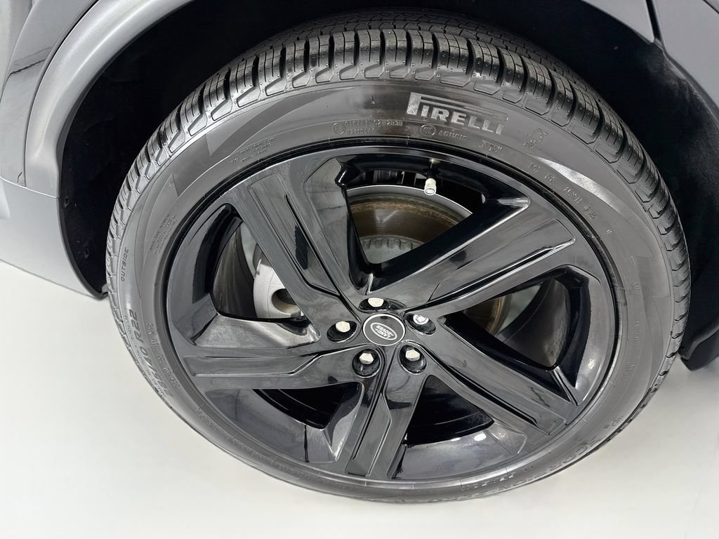 Certified 2025 Land Rover Discovery S AWD/4WD image 32