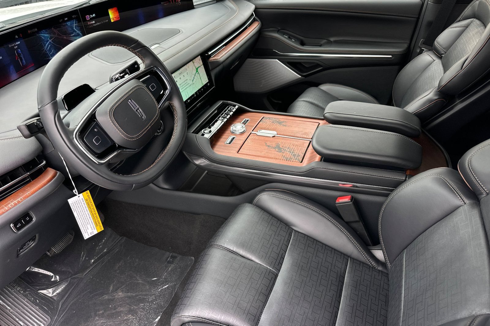 New 2026 Lincoln Navigator L Black Label AWD/4WD image 9