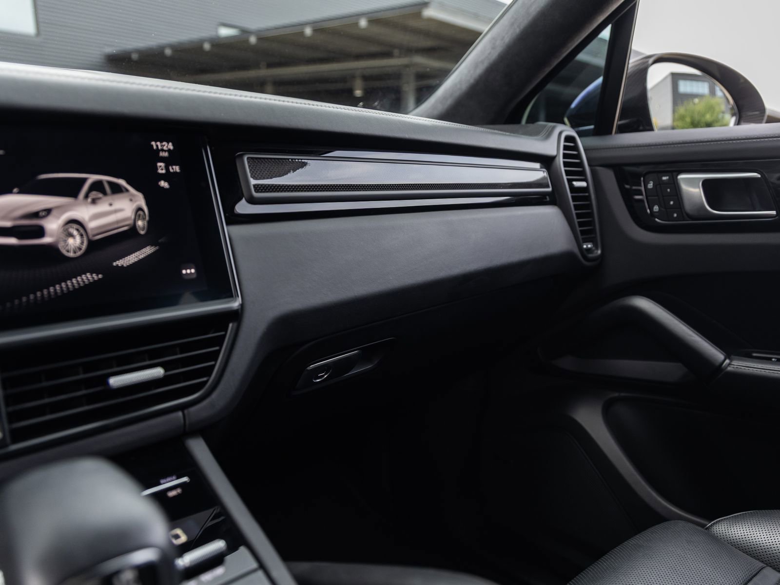 Certified 2023 Porsche Cayenne Turbo GT AWD/4WD image 31