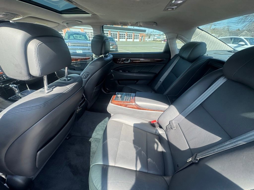 Used 2014 Hyundai Equus Signature RWD image 34