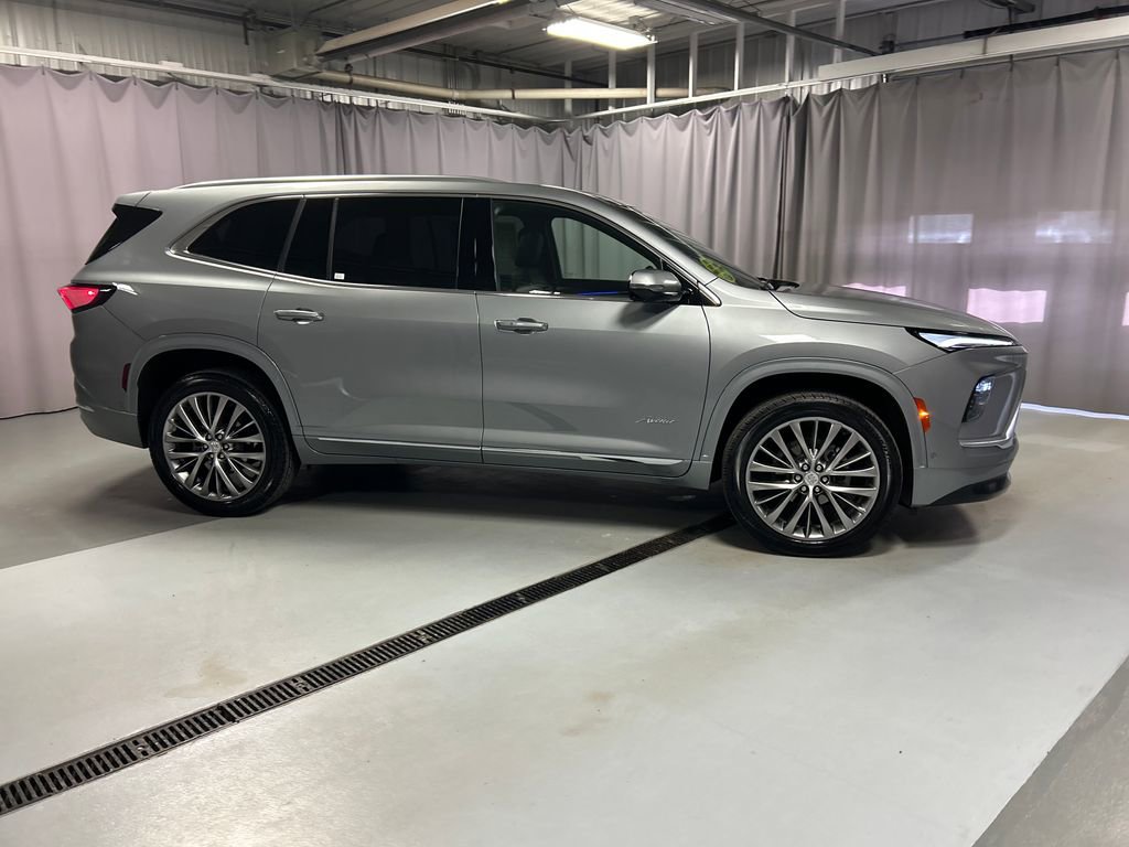 Used 2025 Buick Enclave Avenir w/ Super Cruise Package AWD/4WD image 8