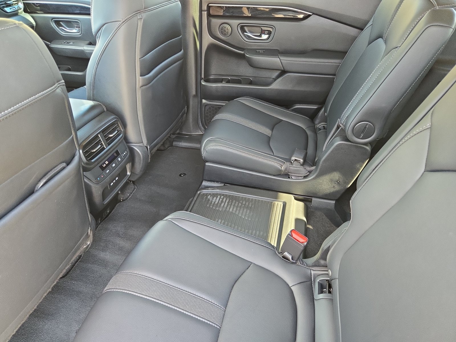 Used 2024 Honda Pilot EX-L image 18