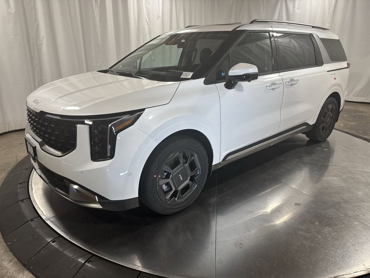 New 2026 Kia Carnival SX