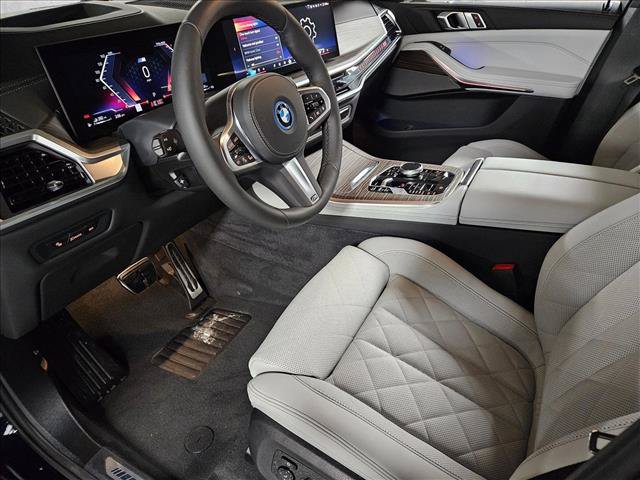 New 2026 BMW X5 xDrive50e w/ M Sport Package AWD/4WD image 9